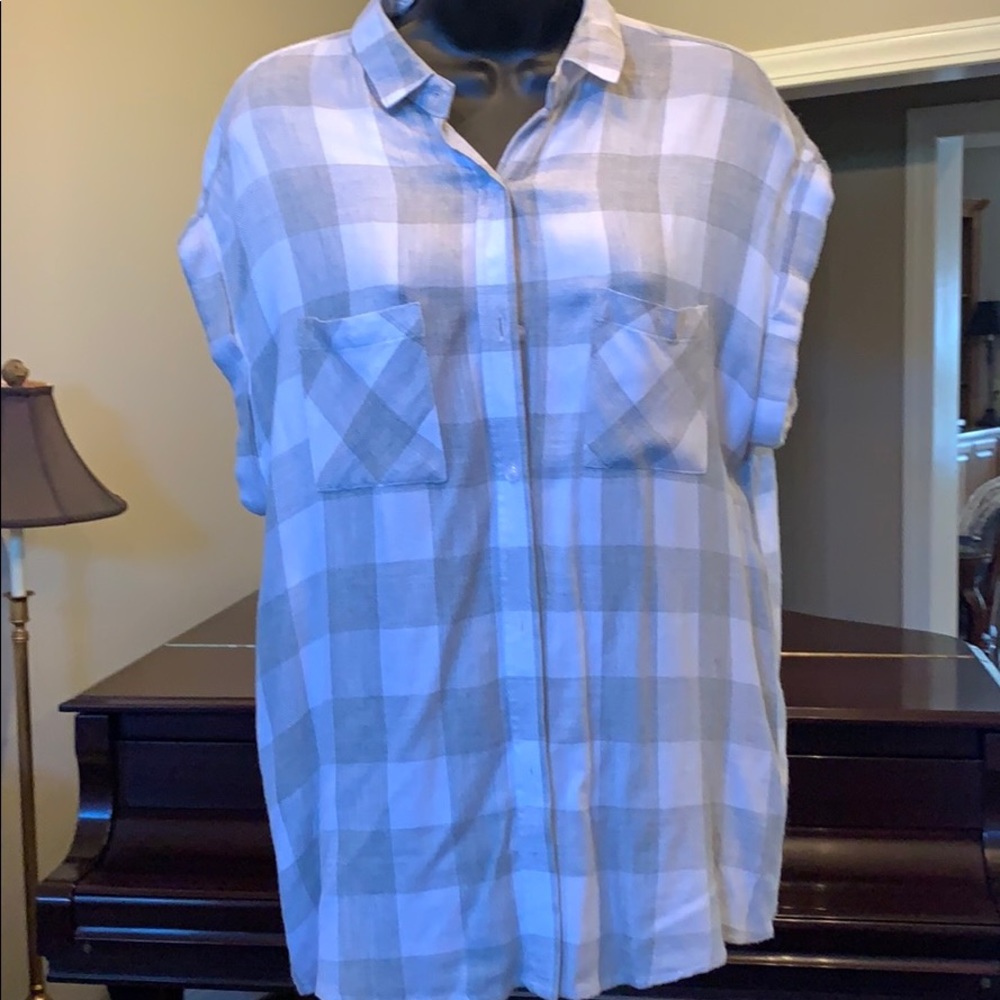 Lightweight plaid super cute shirt